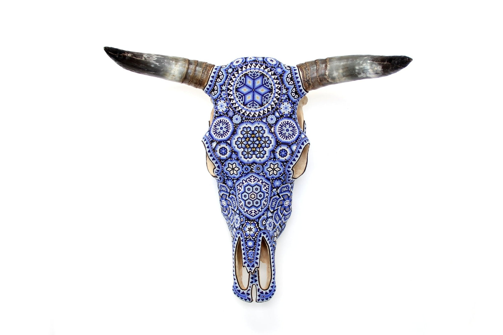Cráneo de vaca Arte Huichol - Haramara - Arte Huichol - Marakame