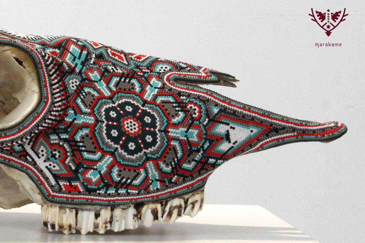 Cráneo de vaca Arte Huichol - Haramara Nusa - Arte Huichol - Marakame