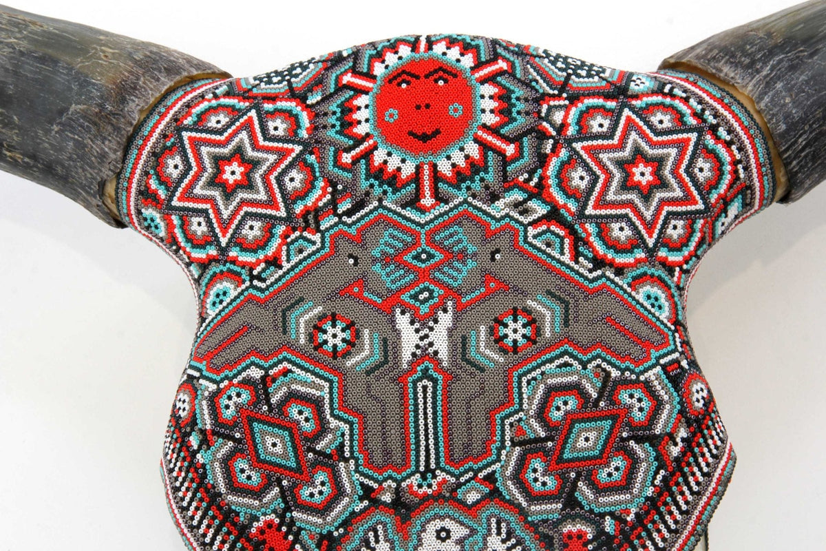 Cráneo de vaca Arte Huichol - Haramara Nusa - Arte Huichol - Marakame