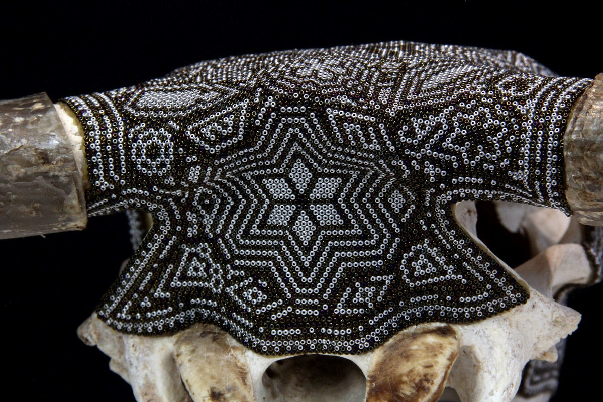 Craneo de vaca Arte Huichol - Hikuri I - Arte Huichol - Marakame