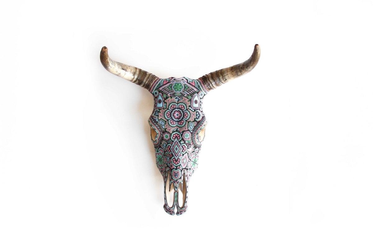 Cráneo de vaca Arte Huichol - Hikuri III - Arte Huichol - Marakame