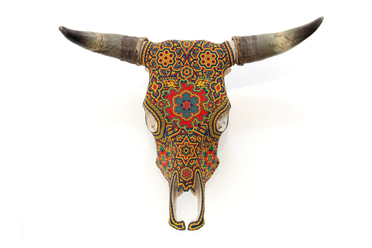 Cráneo de vaca Arte Huichol - hikuri neixa en tseriekame - Arte Huichol - Marakame