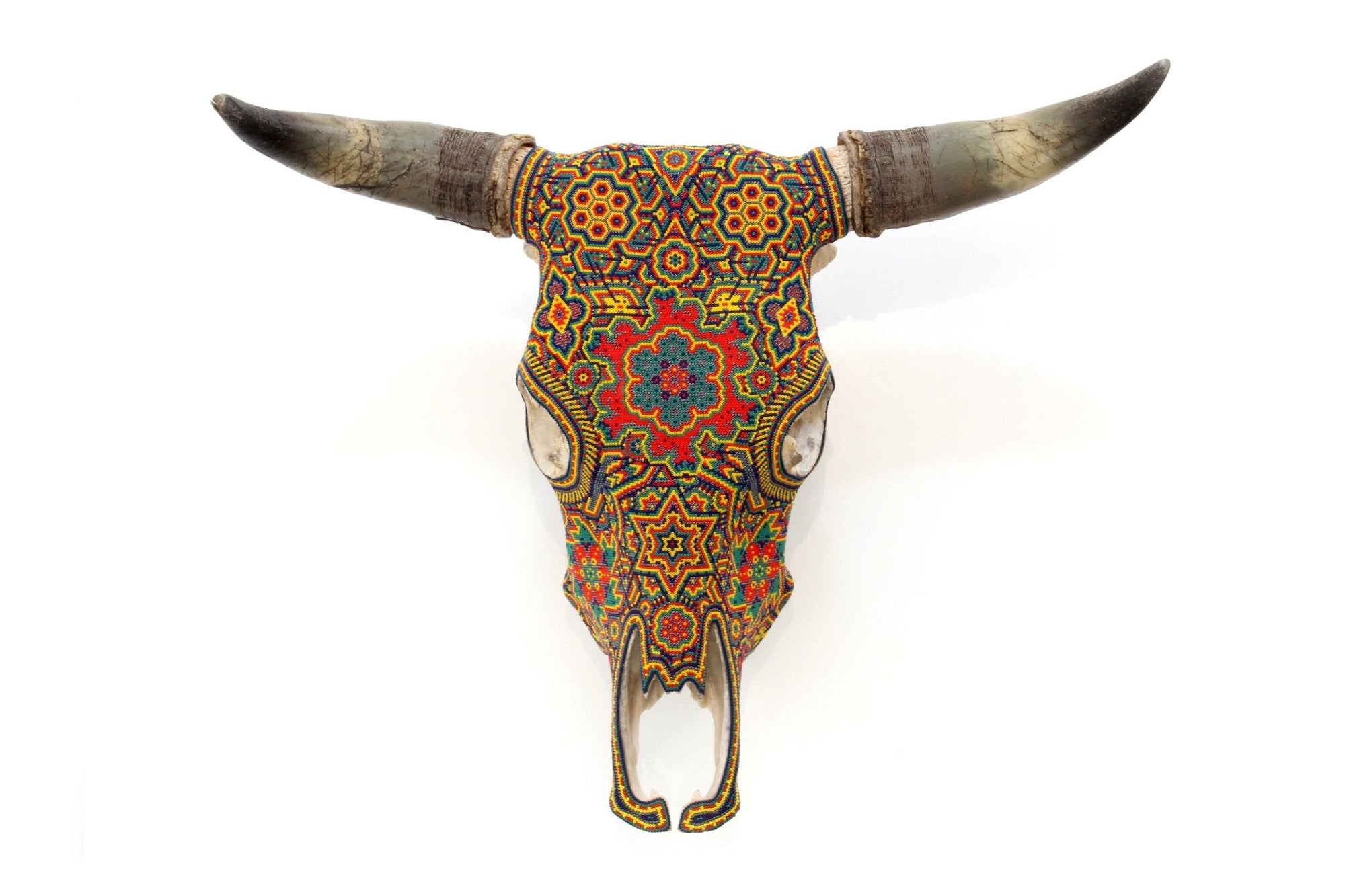 Cráneo de vaca Arte Huichol - hikuri neixa en tseriekame - Arte Huichol - Marakame