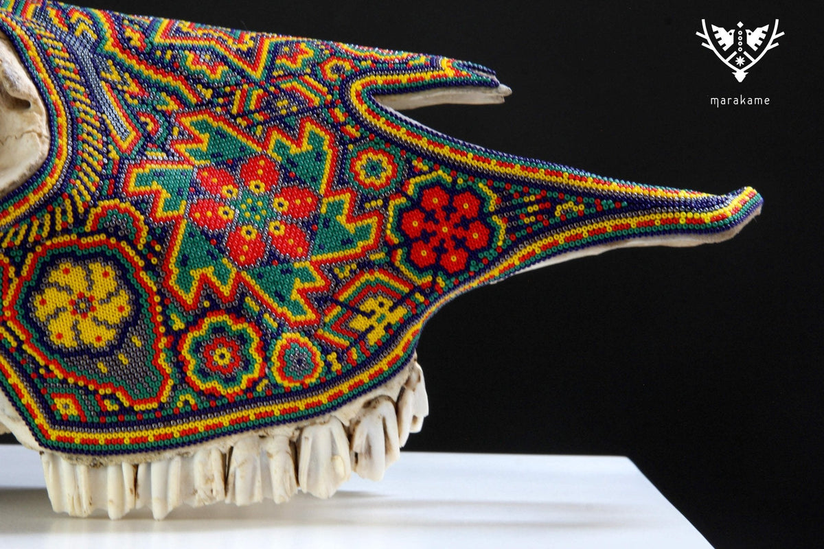 Cráneo de vaca Arte Huichol - hikuri neixa en tseriekame - Arte Huichol - Marakame