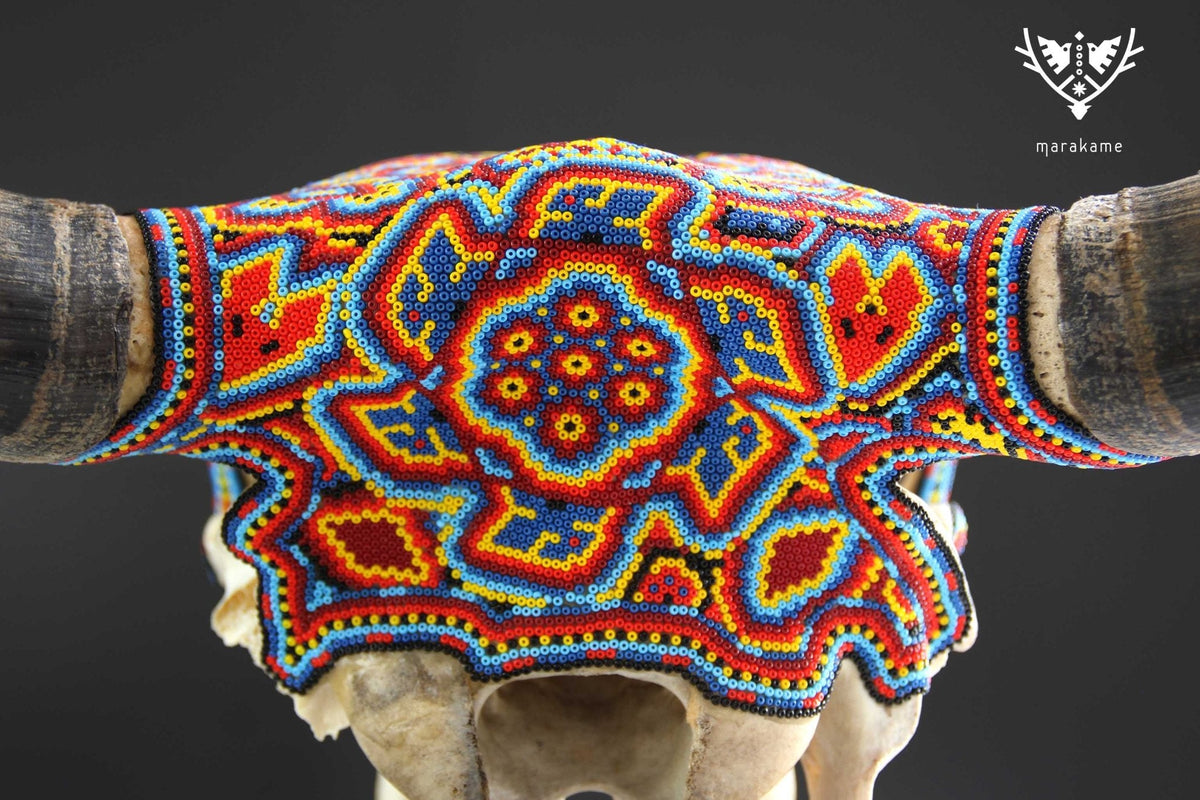 Cráneo de vaca Arte Huichol - Mayes en Hikuri - Arte Huichol - Marakame