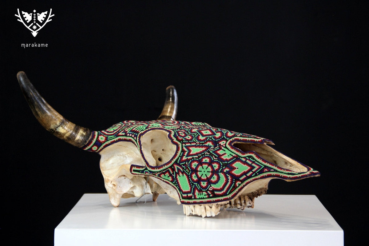 Cráneo de vaca Arte Huichol - Nierika miire - Arte Huichol - Marakame