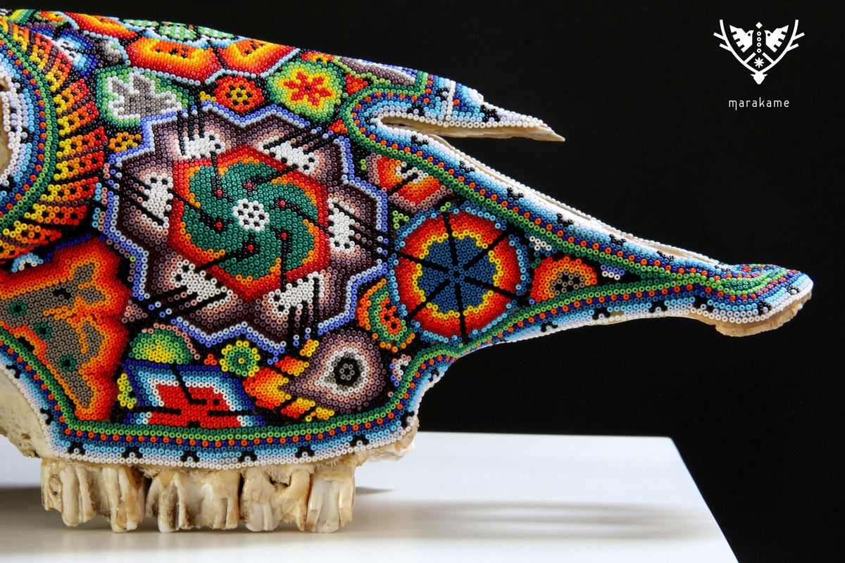 Cráneo de vaca Arte Huichol - Raie ascendente - Arte Huichol - Marakame