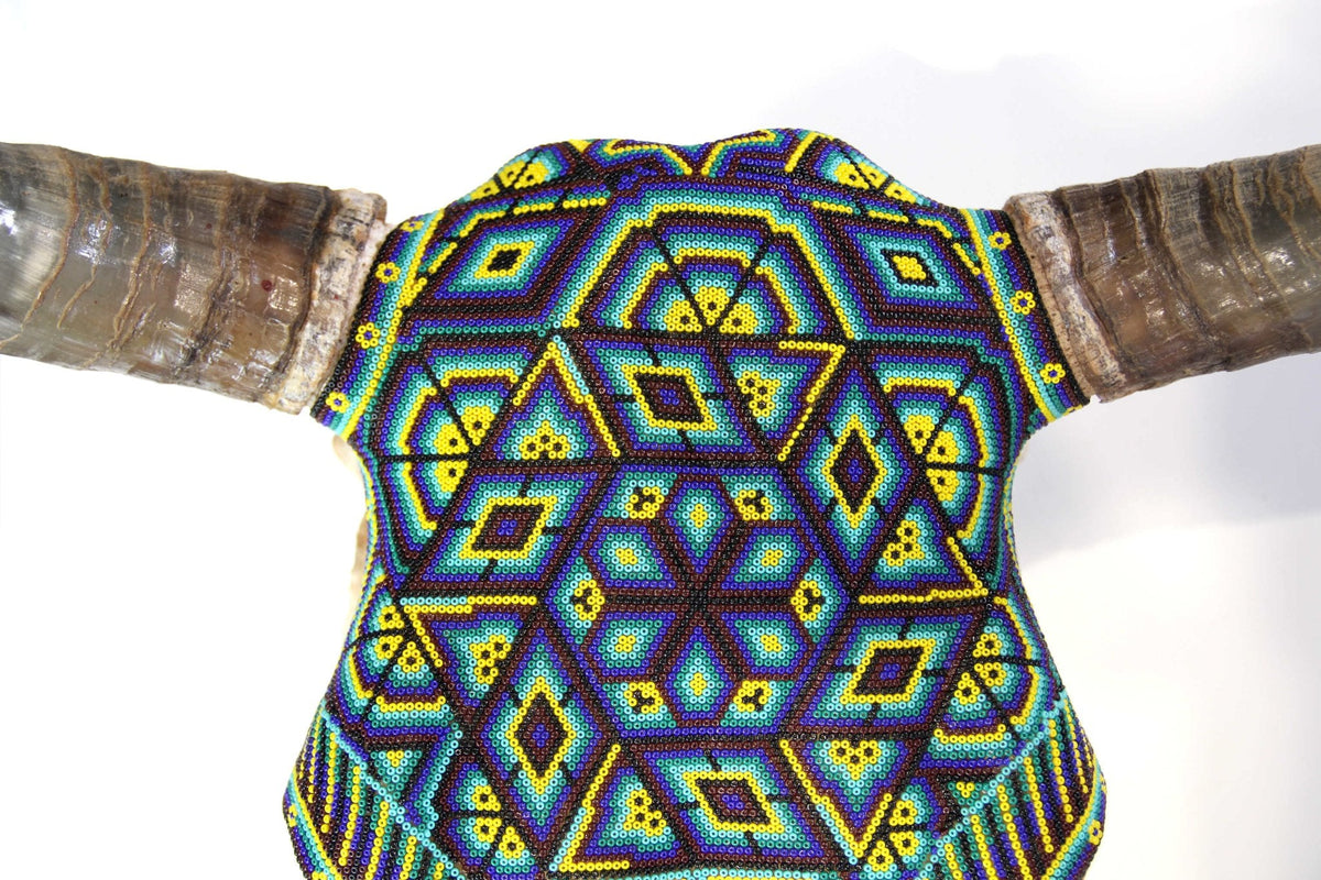 Cráneo de vaca Arte Huichol - Tatéi Hikuri - Arte Huichol - Marakame