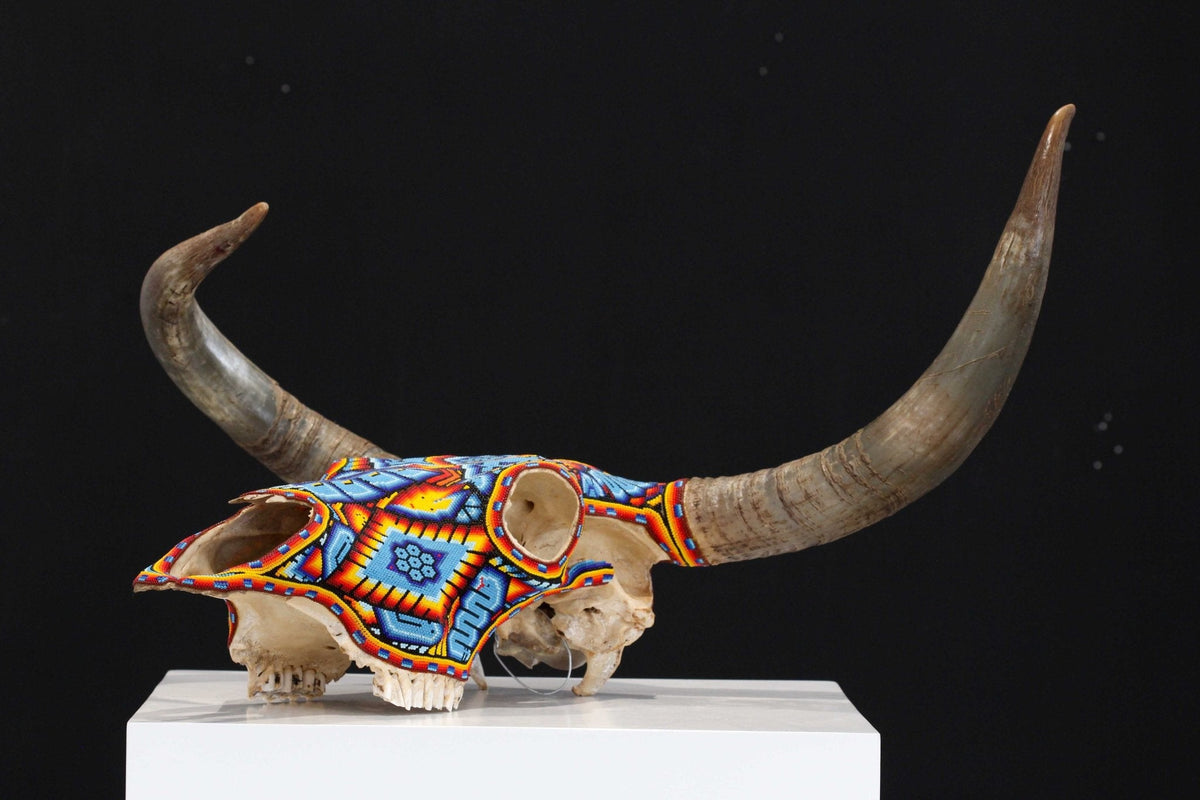Cráneo de vaca Arte Huichol - Tatei Matinieri I - Arte Huichol - Marakame