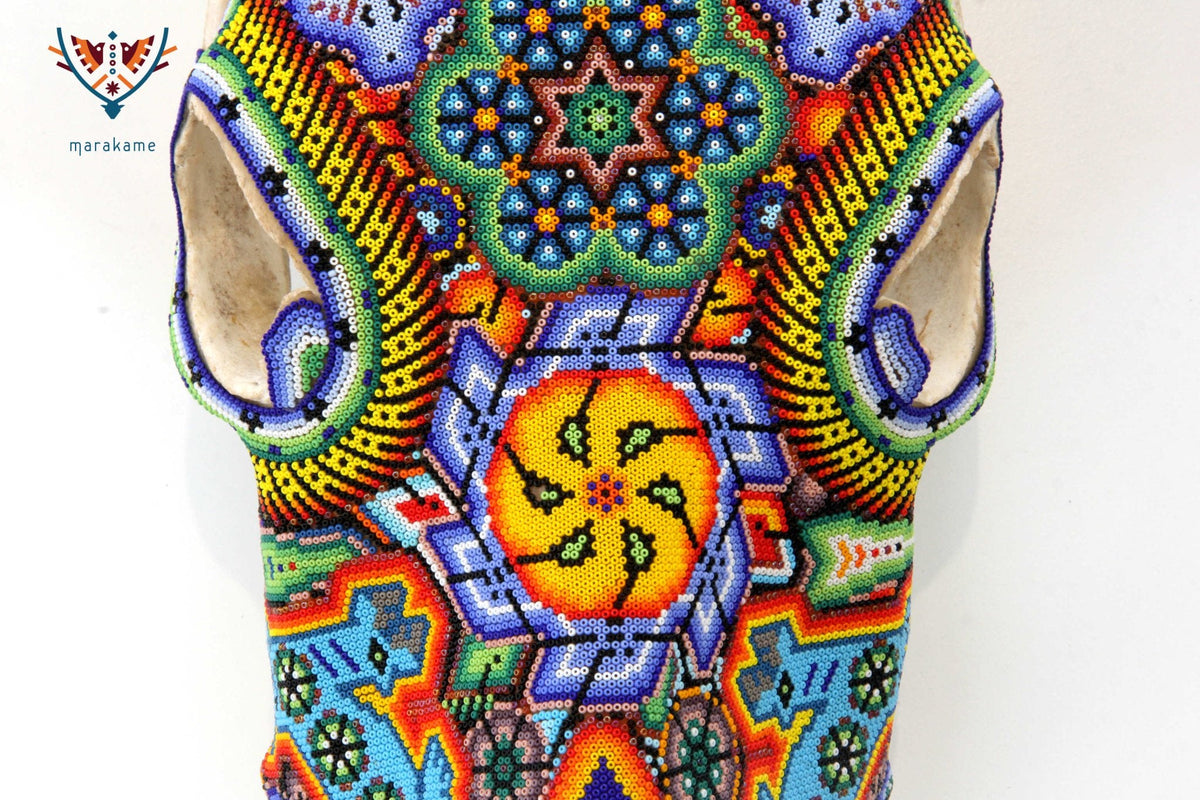 Cráneo de vaca Arte Huichol - Tuutú Iyari - Arte Huichol - Marakame