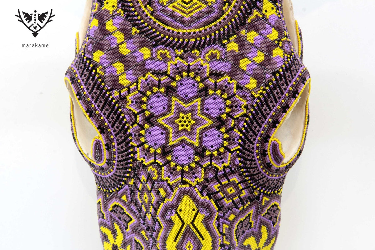 Cráneo de vaca Arte Huichol - Werika amarilla - Arte Huichol - Marakame