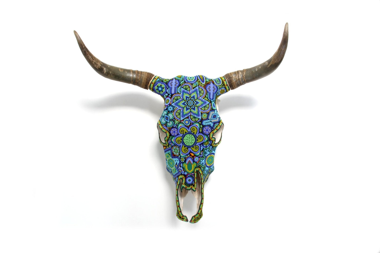 Cráneo de vaca Arte Huichol - Wexikia Hikuri - Arte Huichol - Marakame