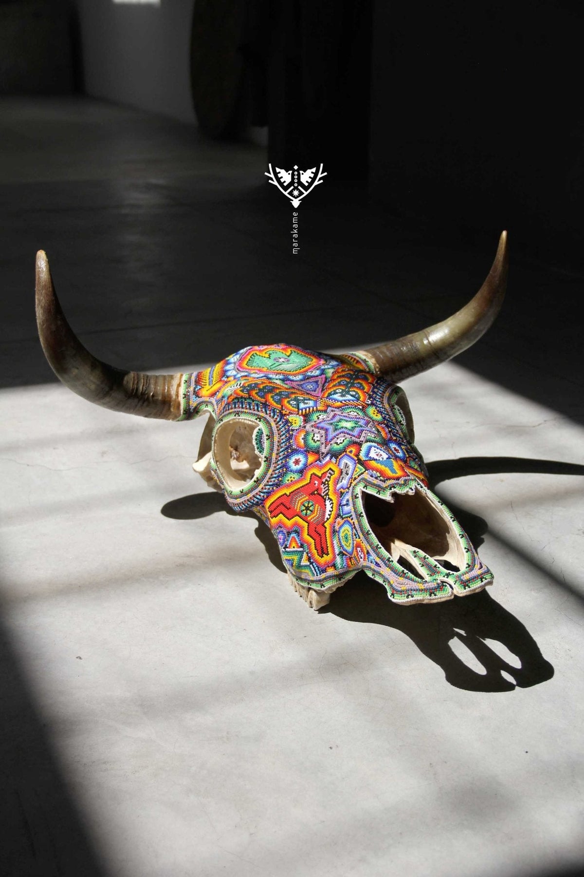 Cráneo de vaca Arte Huichol - Xurawe wexik+a - Arte Huichol - Marakame