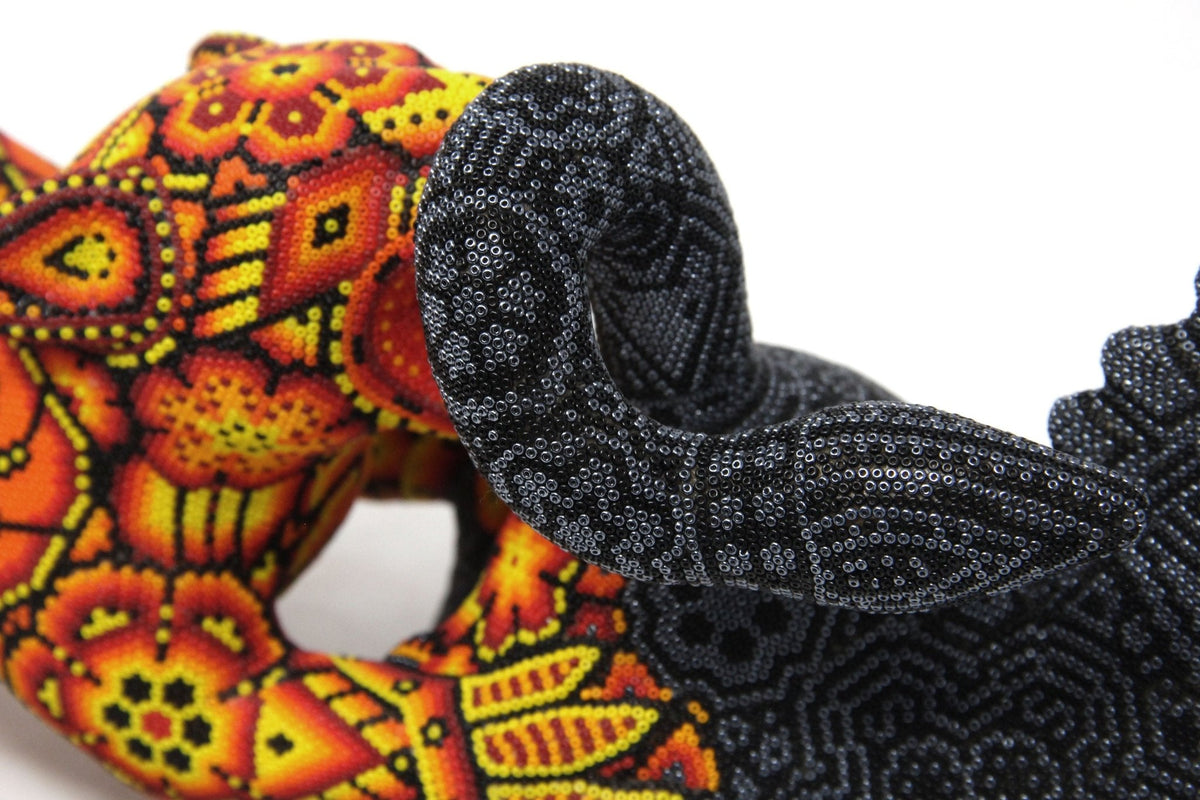 Escultura Arte Huichol - Cacería de caballo - Tura hirie - Arte Huichol - Marakame