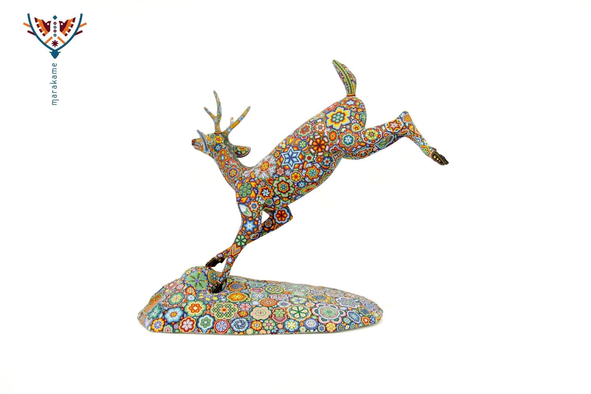 Escultura Arte Huichol - Venadito saltando - Maxa utsik+kame - Arte Huichol - Marakame