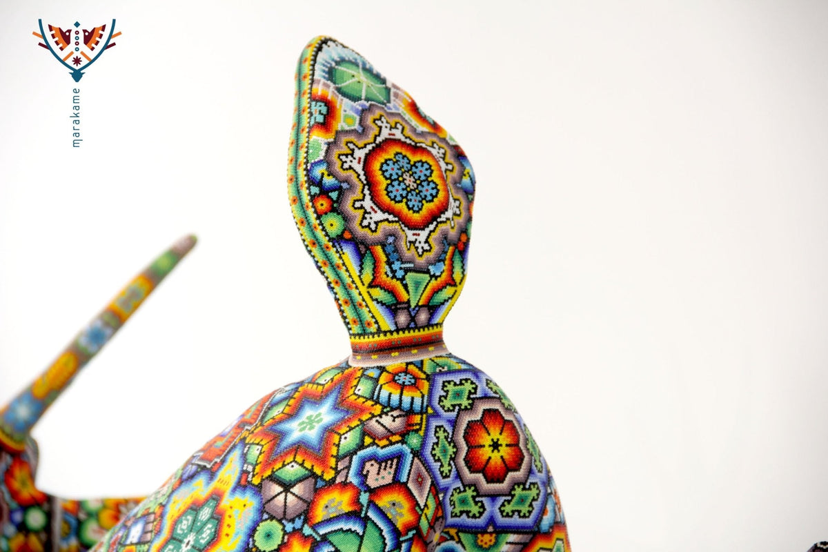 Escultura Arte Huichol - Venadito saltando - Maxa utsik+kame - Arte Huichol - Marakame