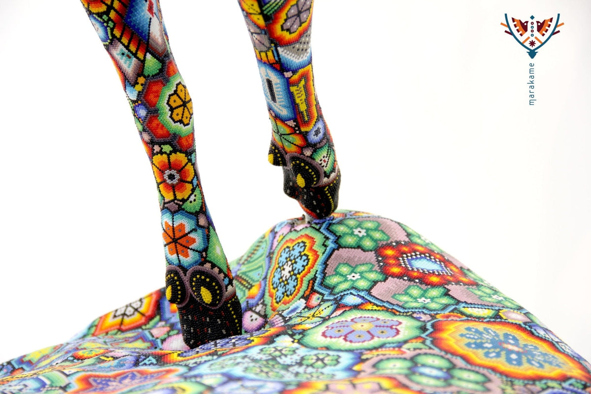 Escultura Arte Huichol - Venadito saltando - Maxa utsik+kame - Arte Huichol - Marakame