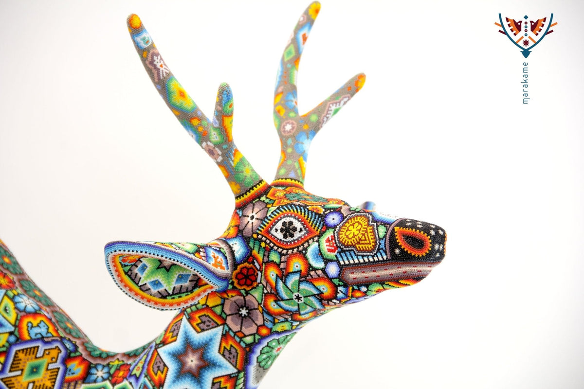 Escultura Arte Huichol - Venadito saltando - Maxa utsik+kame - Arte Huichol - Marakame
