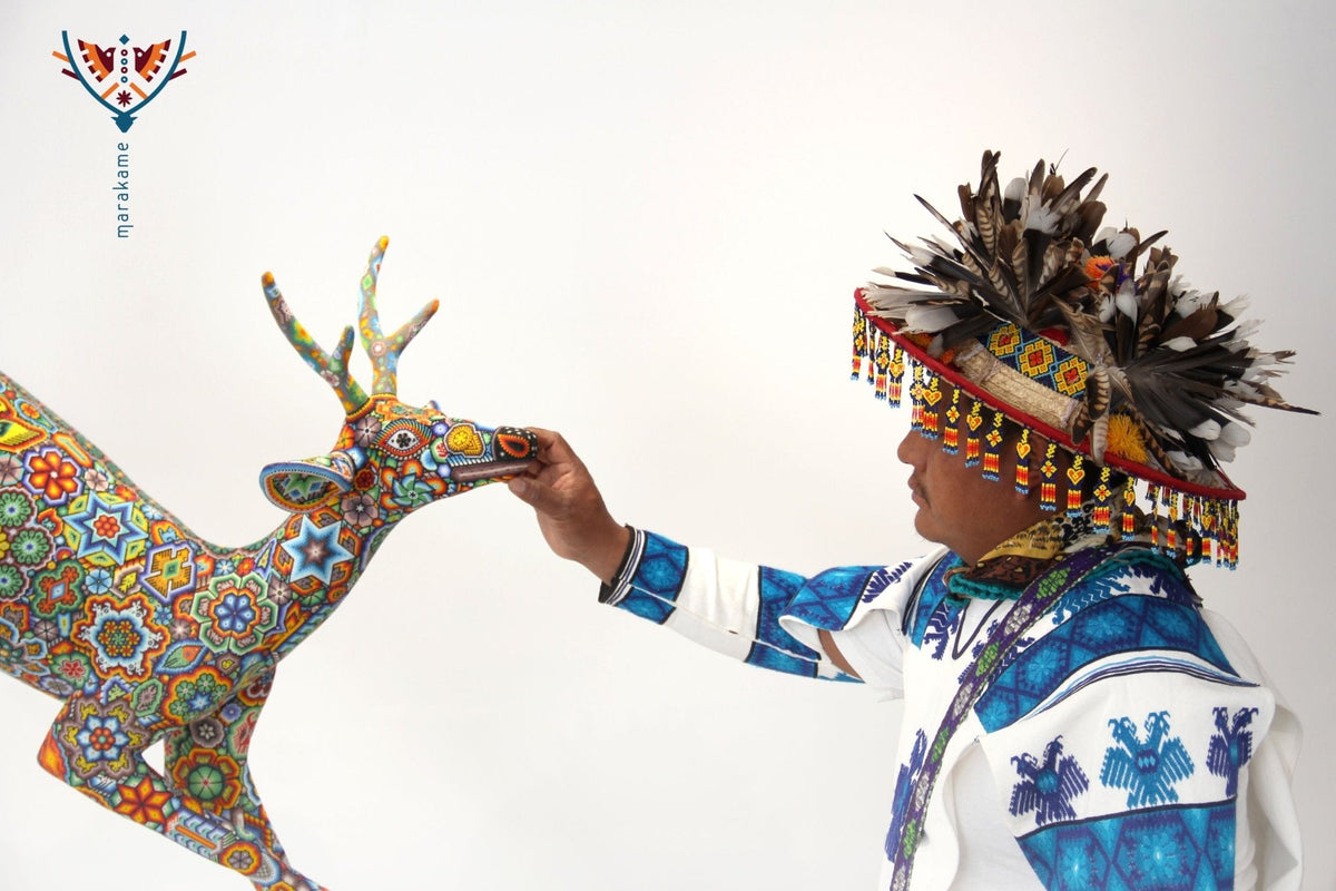 Escultura Arte Huichol - Venadito saltando - Maxa utsik+kame - Arte Huichol - Marakame