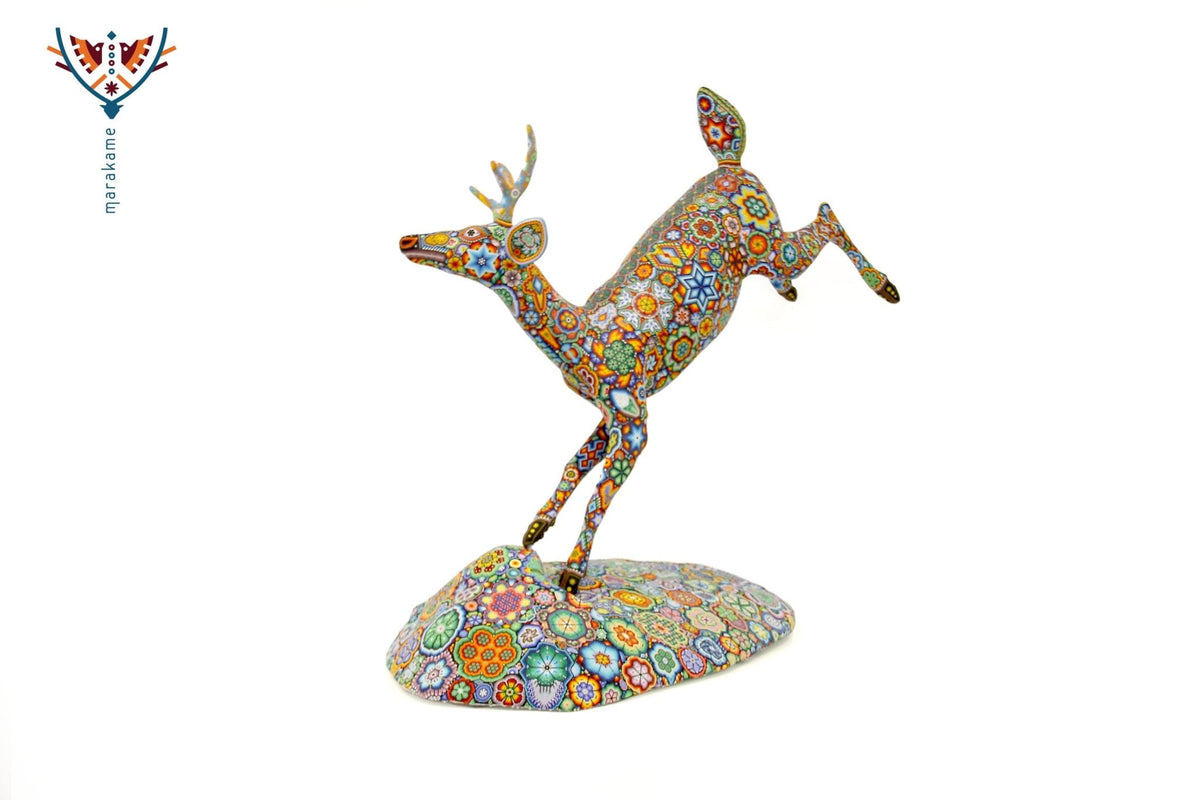 Escultura Arte Huichol - Venadito saltando - Maxa utsik+kame - Arte Huichol - Marakame