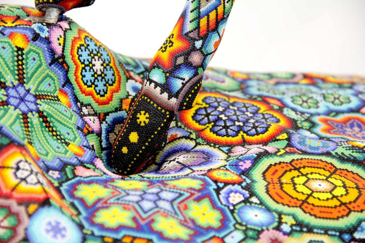 Escultura Arte Huichol - Venadito saltando - Maxa utsik+kame - Arte Huichol - Marakame