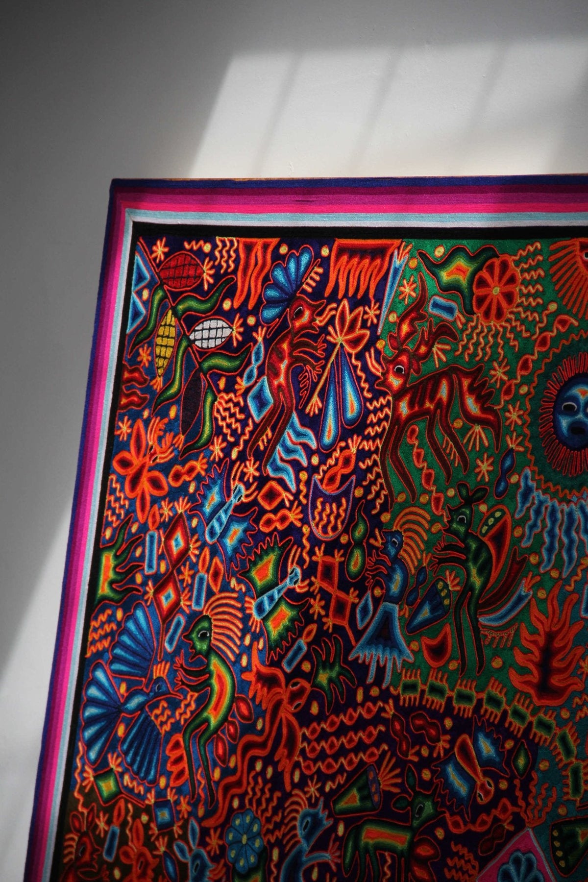 Nierika de Estambre Cuadro Huichol - Wexik+a nierikaya - 200 x 200 cm. - Arte Huichol - Marakame