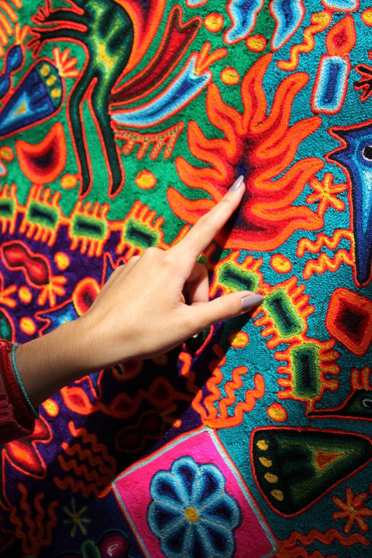 Nierika de Estambre Cuadro Huichol - Wexik+a nierikaya - 200 x 200 cm. - Arte Huichol - Marakame