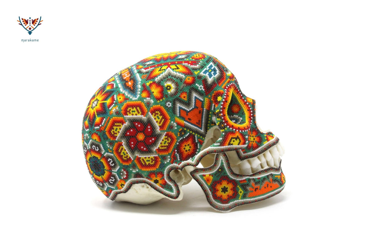 Cráneo Hiperrealista de Humano escala real &quot;Xapawiyemeta&quot; - Arte Huichol - Marakame