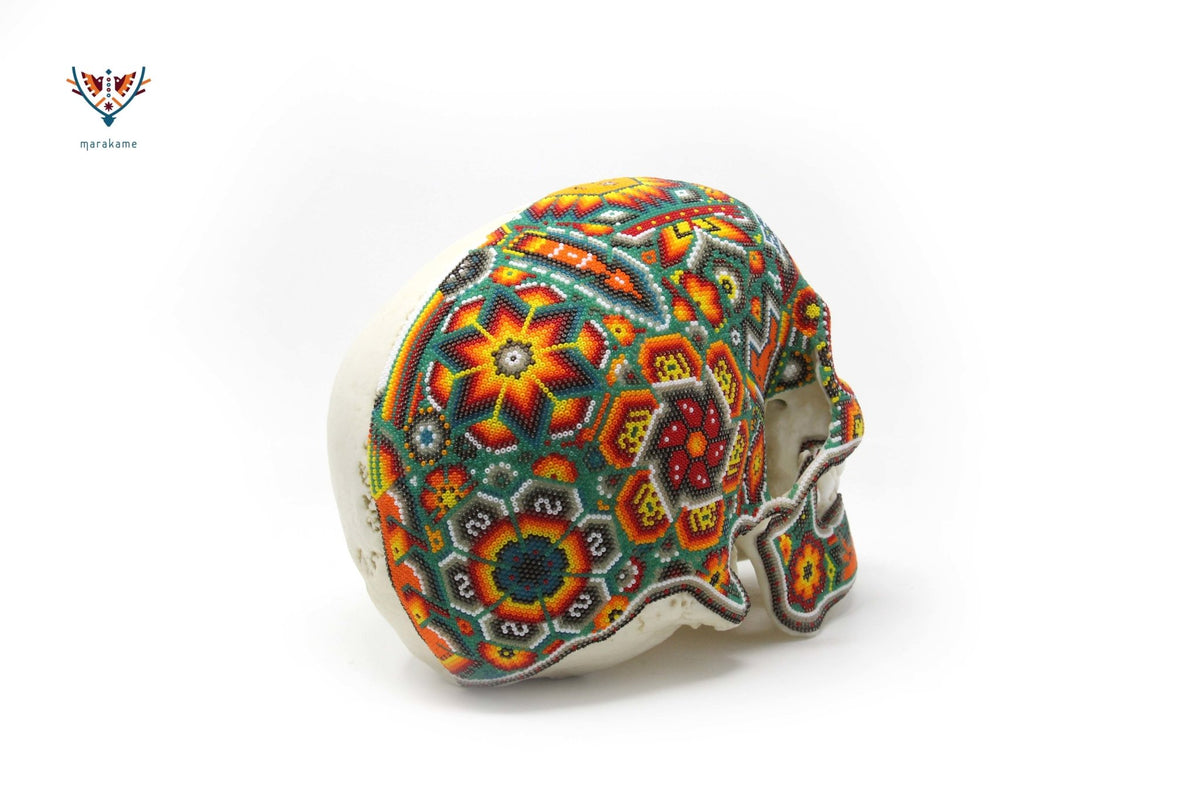 Cráneo Hiperrealista de Humano escala real &quot;Xapawiyemeta&quot; - Arte Huichol - Marakame