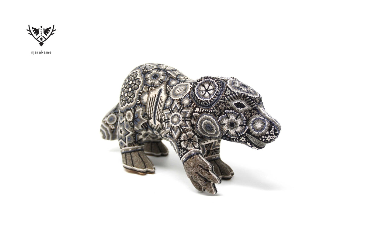 Escultura de copal osito - Hutze haramara - Arte Huichol - Marakame